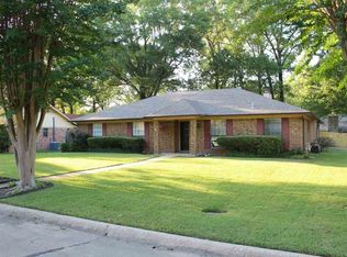 3110 Crestridge Dr, Texarkana, TX 75503