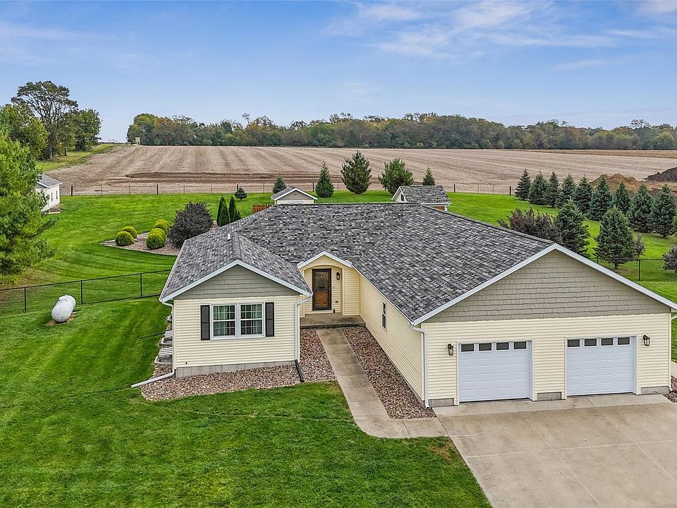 1st image of 3983 NE 108th St