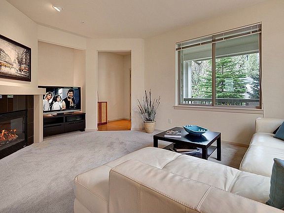 2nd image of 2109 NW Boulder Way Dr #109