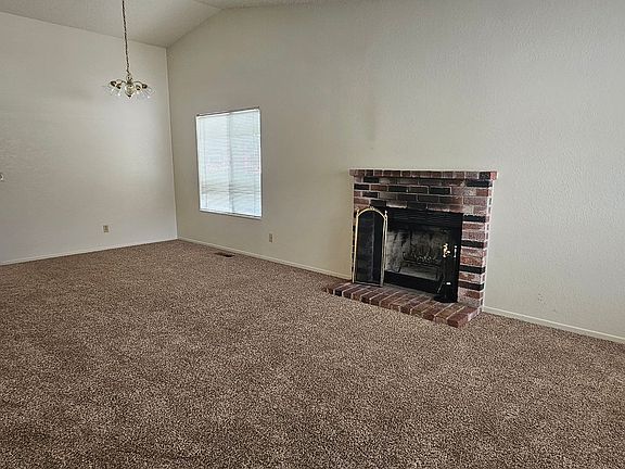 3rd image of 2376 Fieldcrest Dr