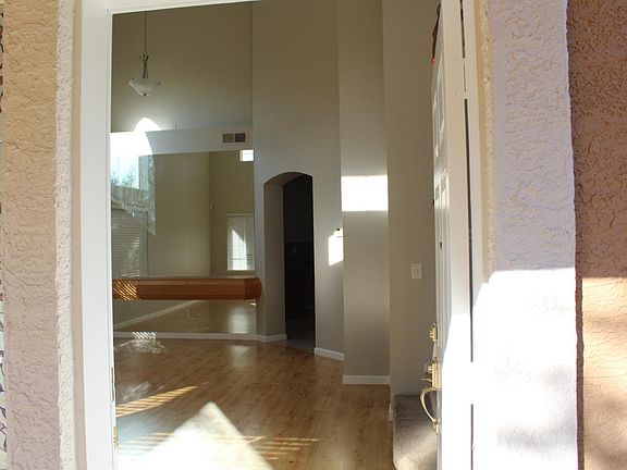 4th image of 884 Kincheloe Dr