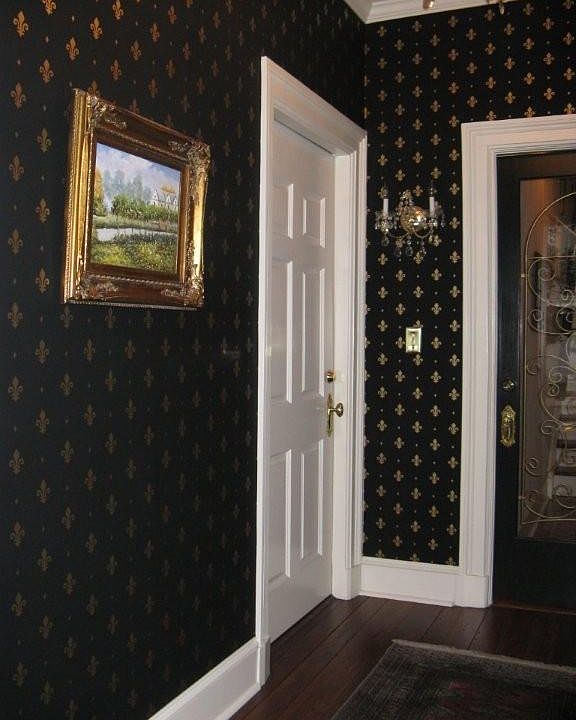 Shared Foyer Entrance with Owners