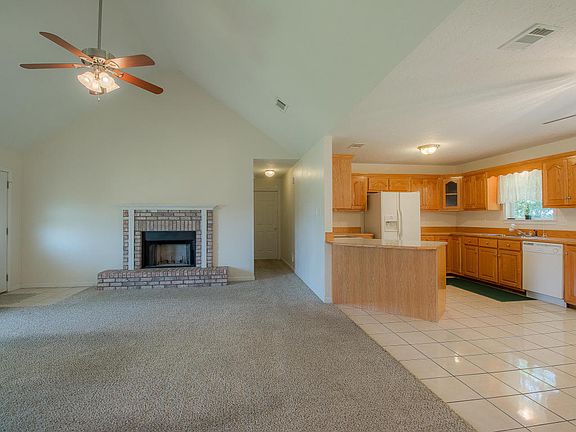 3rd image of 2010 Parkview Dr
