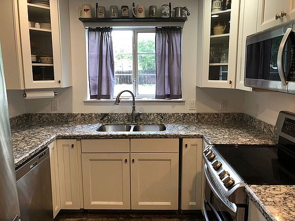 4th image of 3200 Great Valley Dr
