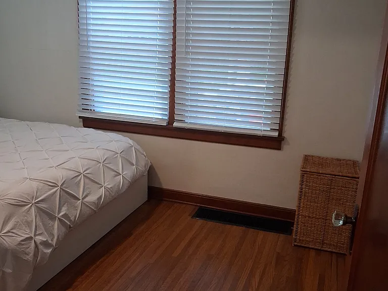 2046 W Hudson St — Photo 10