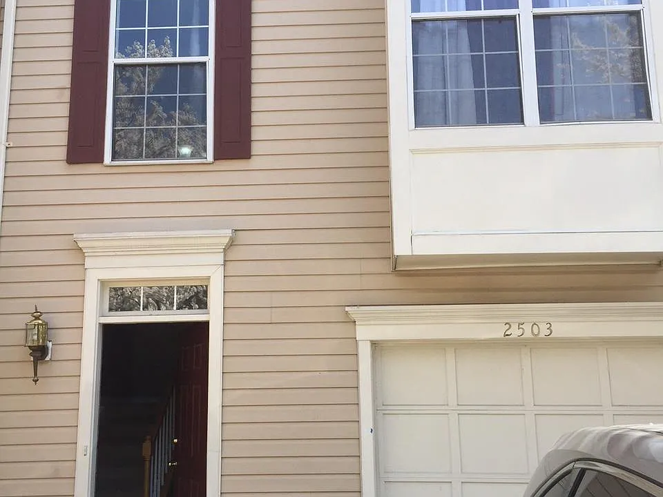 2503 Clover Field Cir