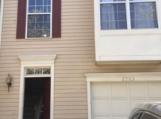 2503 Clover Field Cir, Herndon, VA 20171