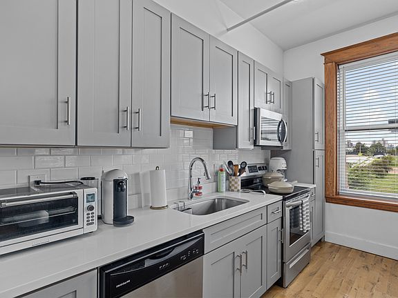 4th image of 1000 S Newstead Ave APT 2D