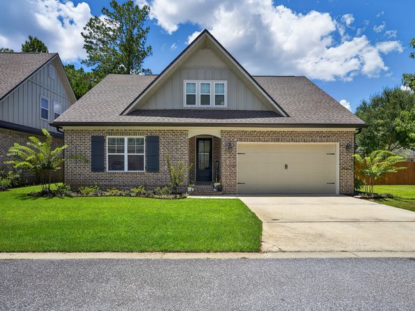 90 Laurel Oaks Dr