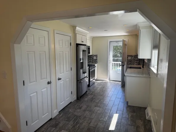 13 Virginia Cir, Randolph, MA 02368