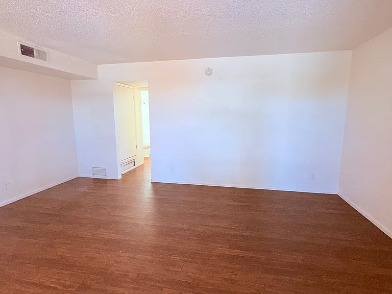 CATALINA VISTA APARTMENTS — Photo 58