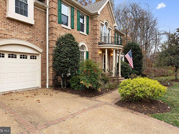 3rd image of 6705 Bay Valley Ln