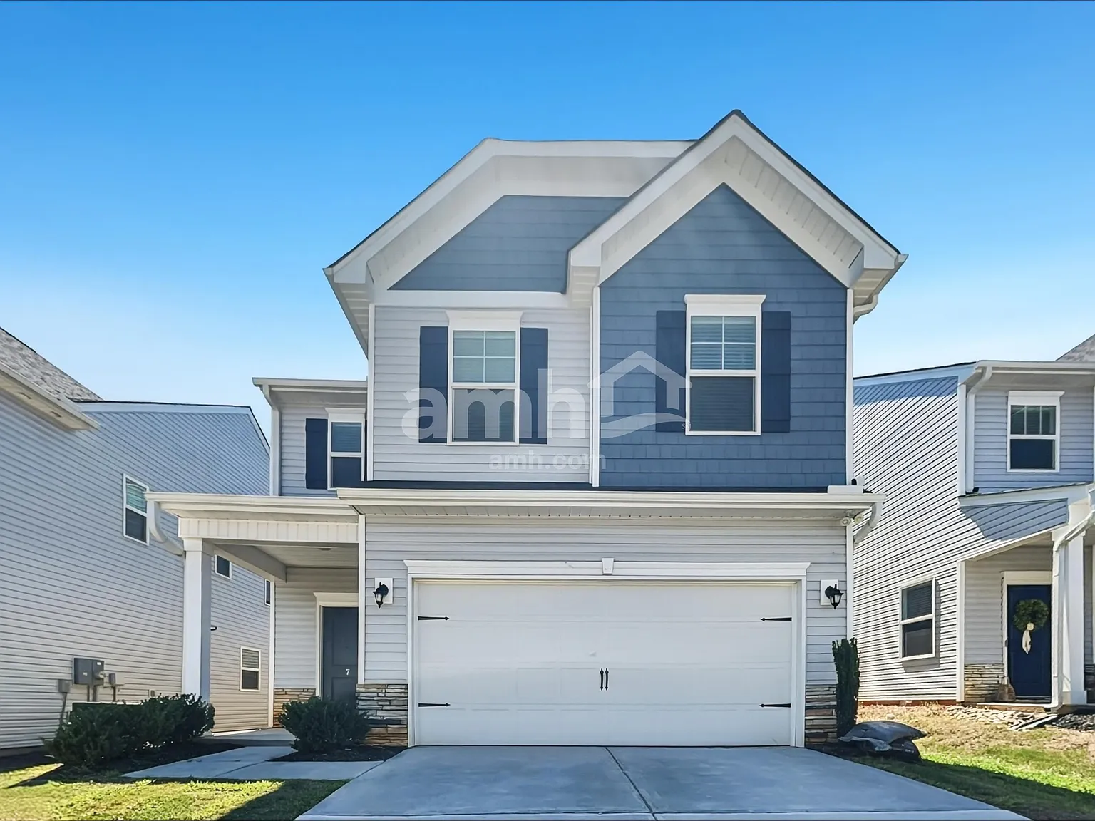4 bed, 3.5 bath, 2200 sqft, $2,330 — Photo 1