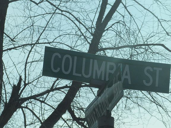 5th image of 583 Columbia St
