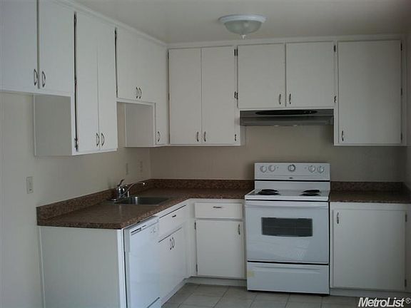 2nd image of 716 Northfield Dr APT D