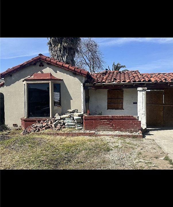 1st image of 1225 W 103rd St