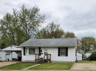 1103 Monroe St, Pekin, IL 61554