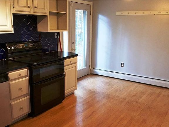 3rd image of 21 Brunell Avenue