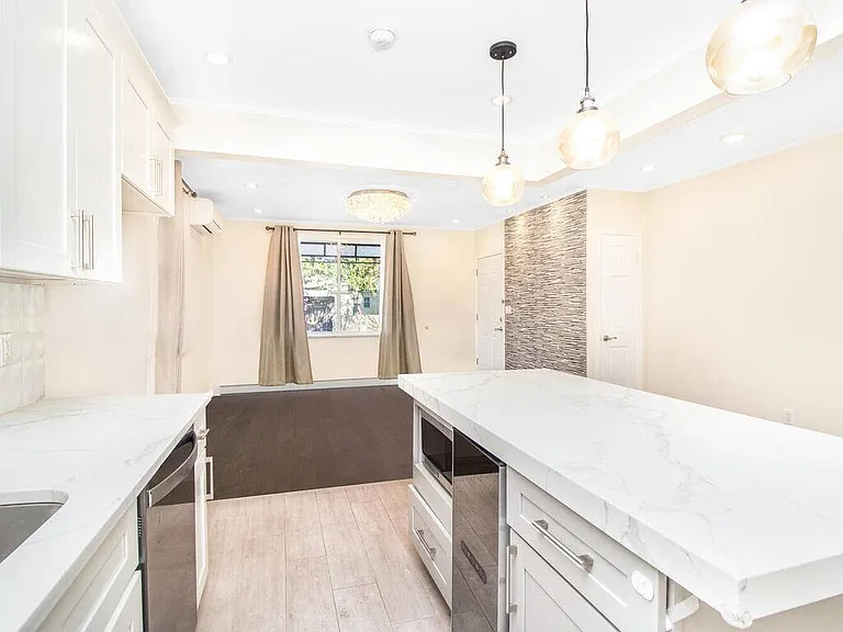 1141 Pugsley Ave #1 — Photo 2