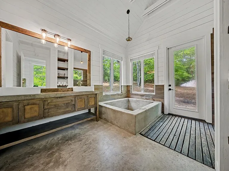160 Delcrest Dr — Photo 25