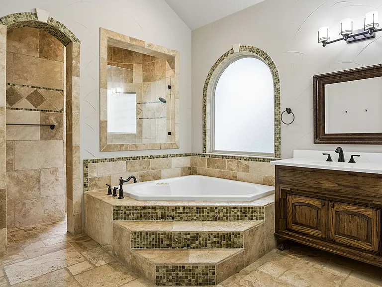 2101 Miracle Point Dr — Photo 36