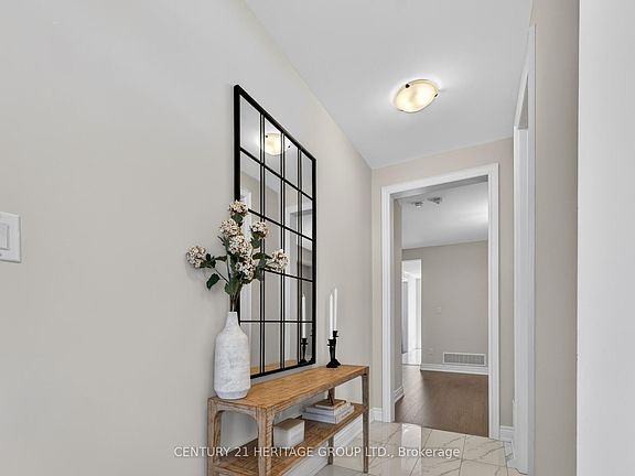 5th image of 1223 Wickham Rd
