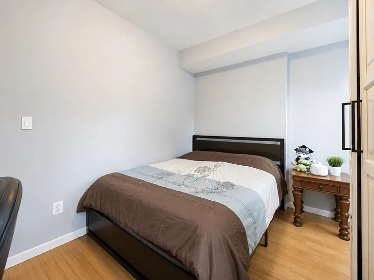 182A Christopher Columbus Dr #1 — Photo 11