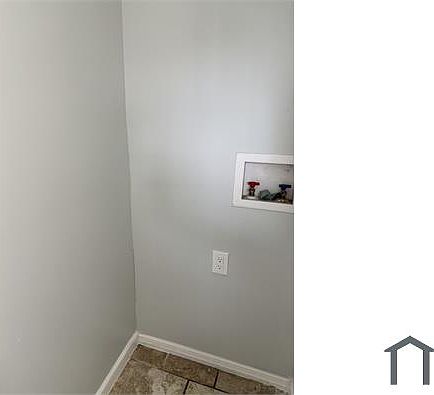 5th image of 852 S 15th St #2