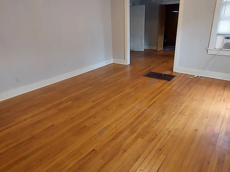 4552 Kings Hwy — Photo 5