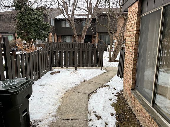 4th image of 37343 Clubhouse Dr #81