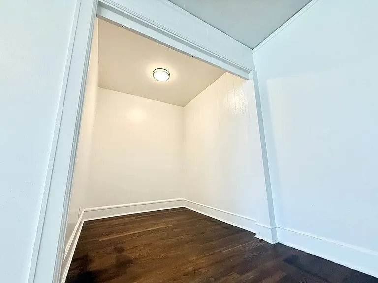 1522 E Olive Way — Photo 32