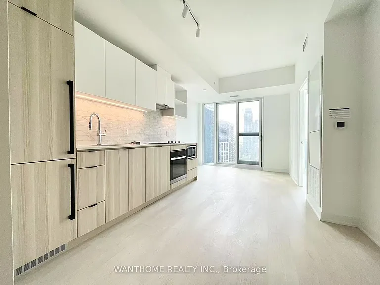 252 Church St #2112 — Photo 9