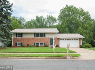 302 E Gordon St, Sterling, VA 20164