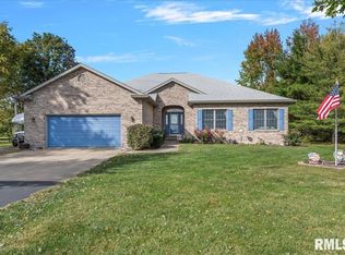 3153 Covered Bridge Rd, Chatham, IL 62629