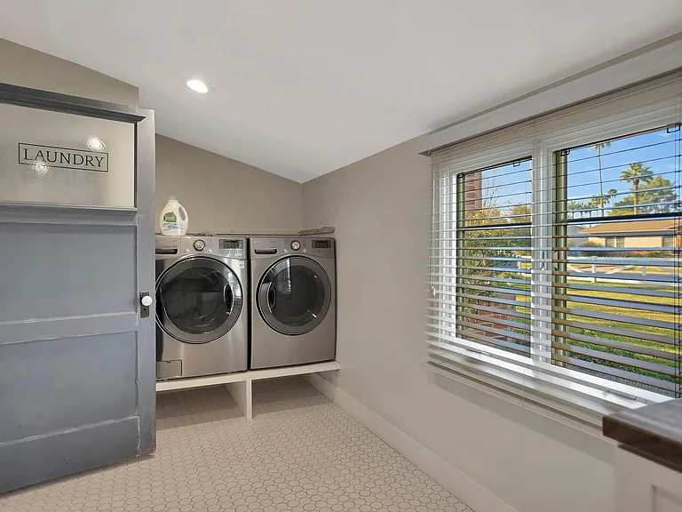 5441 E Flower St — Photo 39