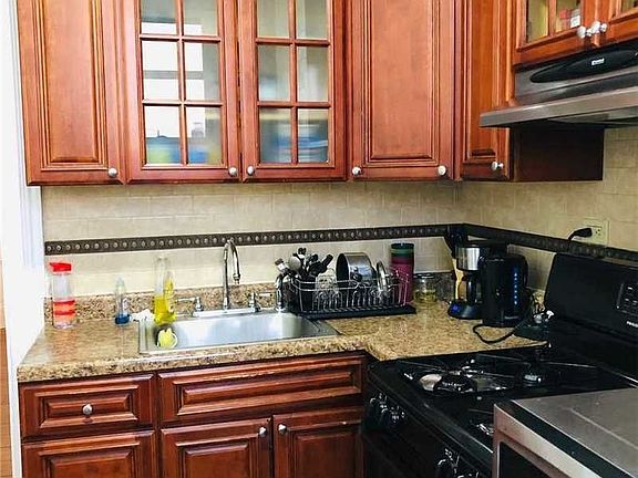 4th image of 3152 45th St