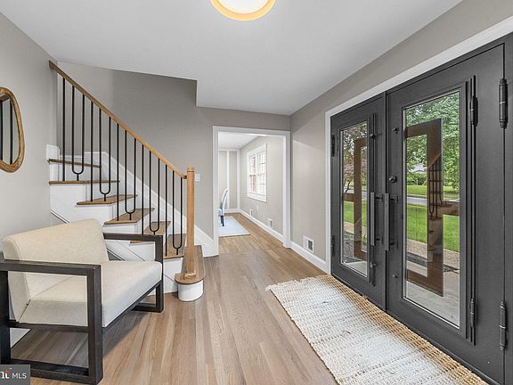 4th image of 20 Hathaway Dr