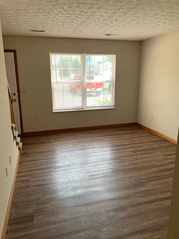 436 Meadow Dr #6 — Photo 2