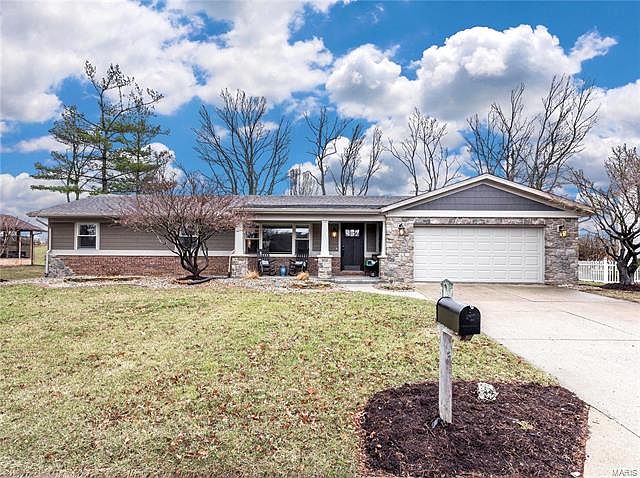 1st image of 348 Westglen Dr
