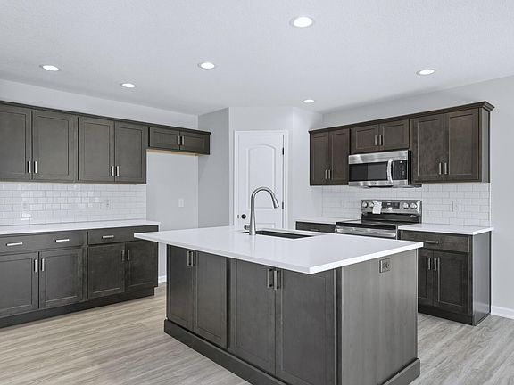 4th image of 1392 Lancelot Ln