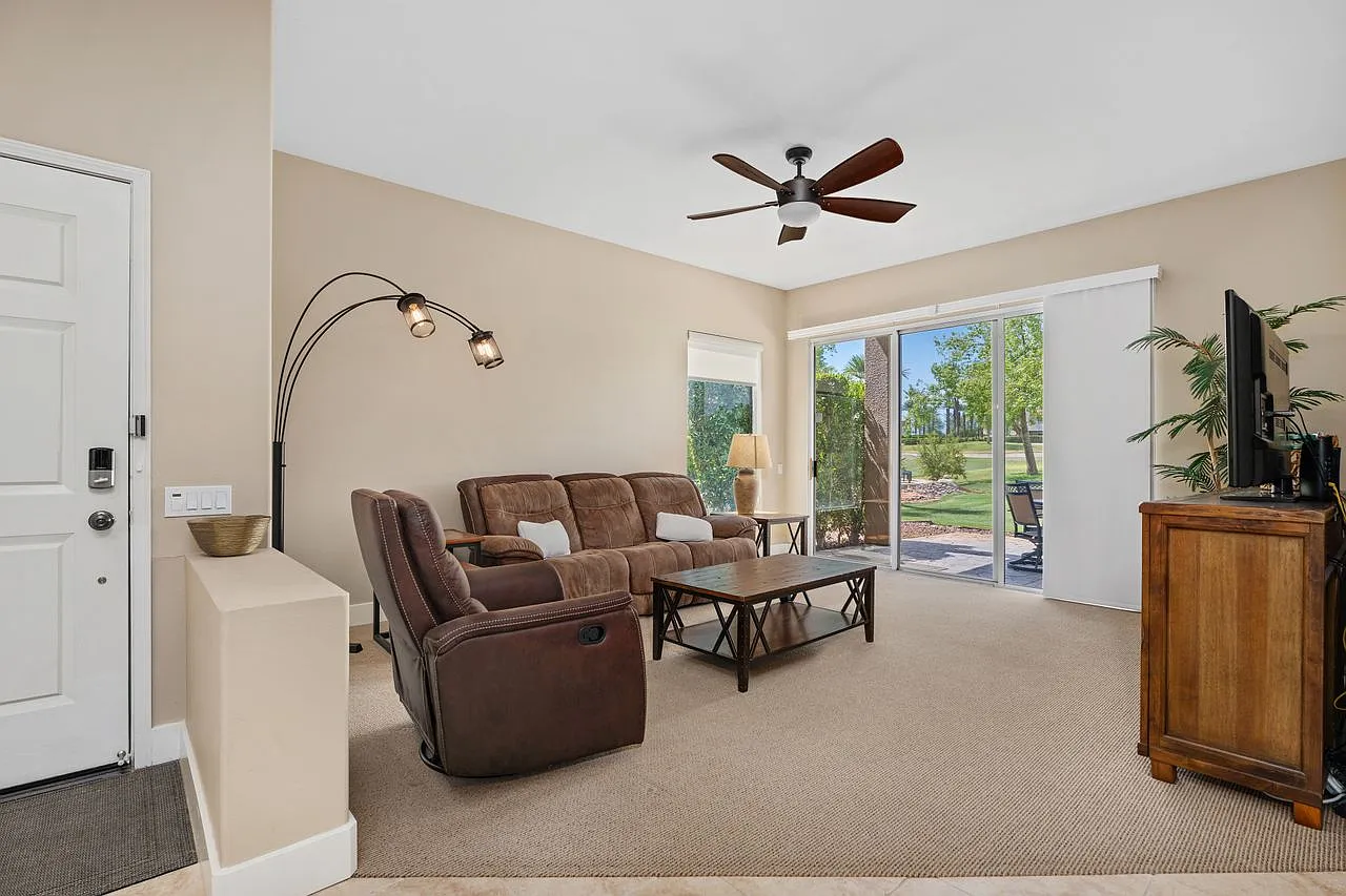 3 bed, 1620 sqft, $3,300 — Photo 4