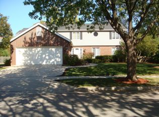 685 Sapling Ln, Deerfield, IL 60015