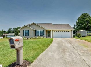 1304 Autumn Glen Ct, Fountain Inn, SC 29644