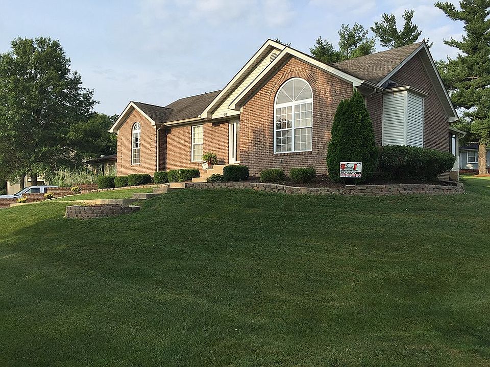 1st image of 44 Iroquois Dr