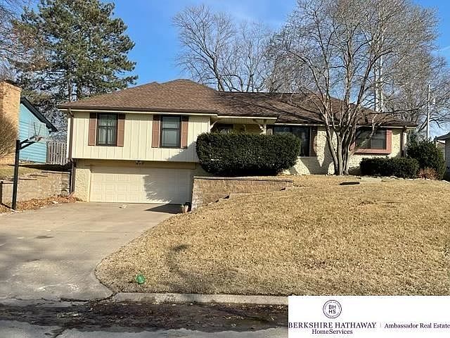1st image of 517 S 118th St