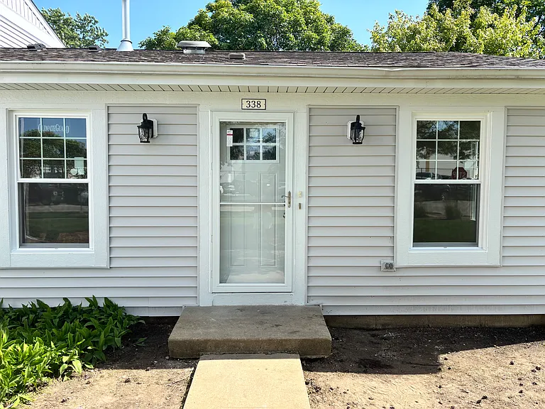 338 Somerset Ln — Photo 1