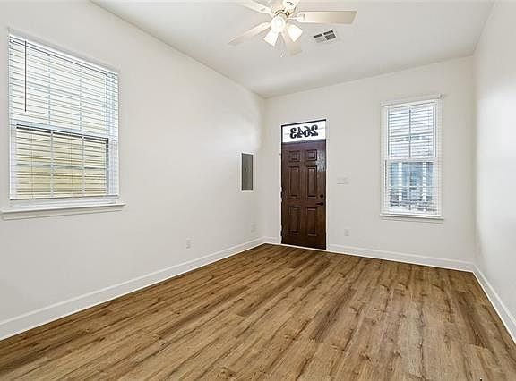 5th image of 2643 Dumaine St