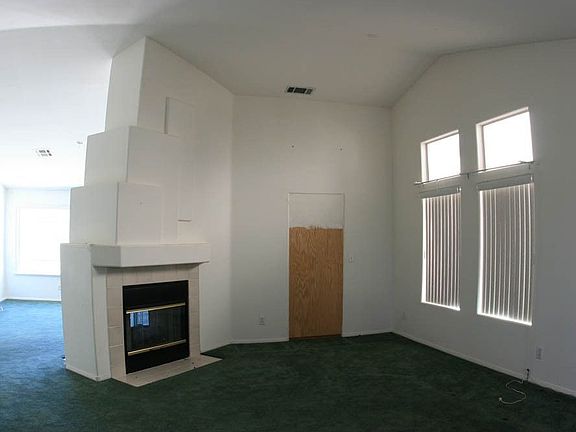 3rd image of 5992 Annmillie Ave