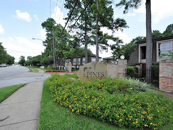 4th image of 12633 Memorial Dr APT 42