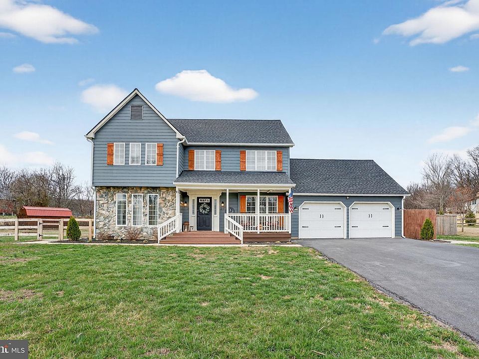 1st image of 31 Fieldstone Dr